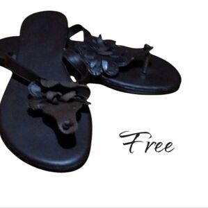 Free with purchase Size 5 brown leather floral dress flip flops